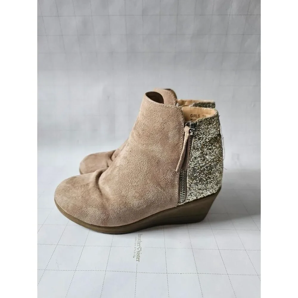Report Girls Ankle Boots Size 13 Beige Faux Suede Gold Glitter Back